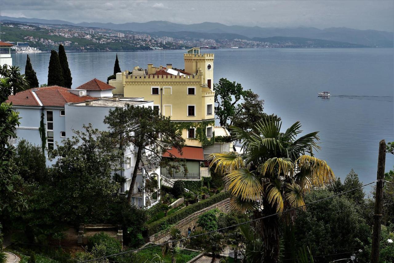 Apartment Zdenka - 100 M From The Beach Opatija Luaran gambar