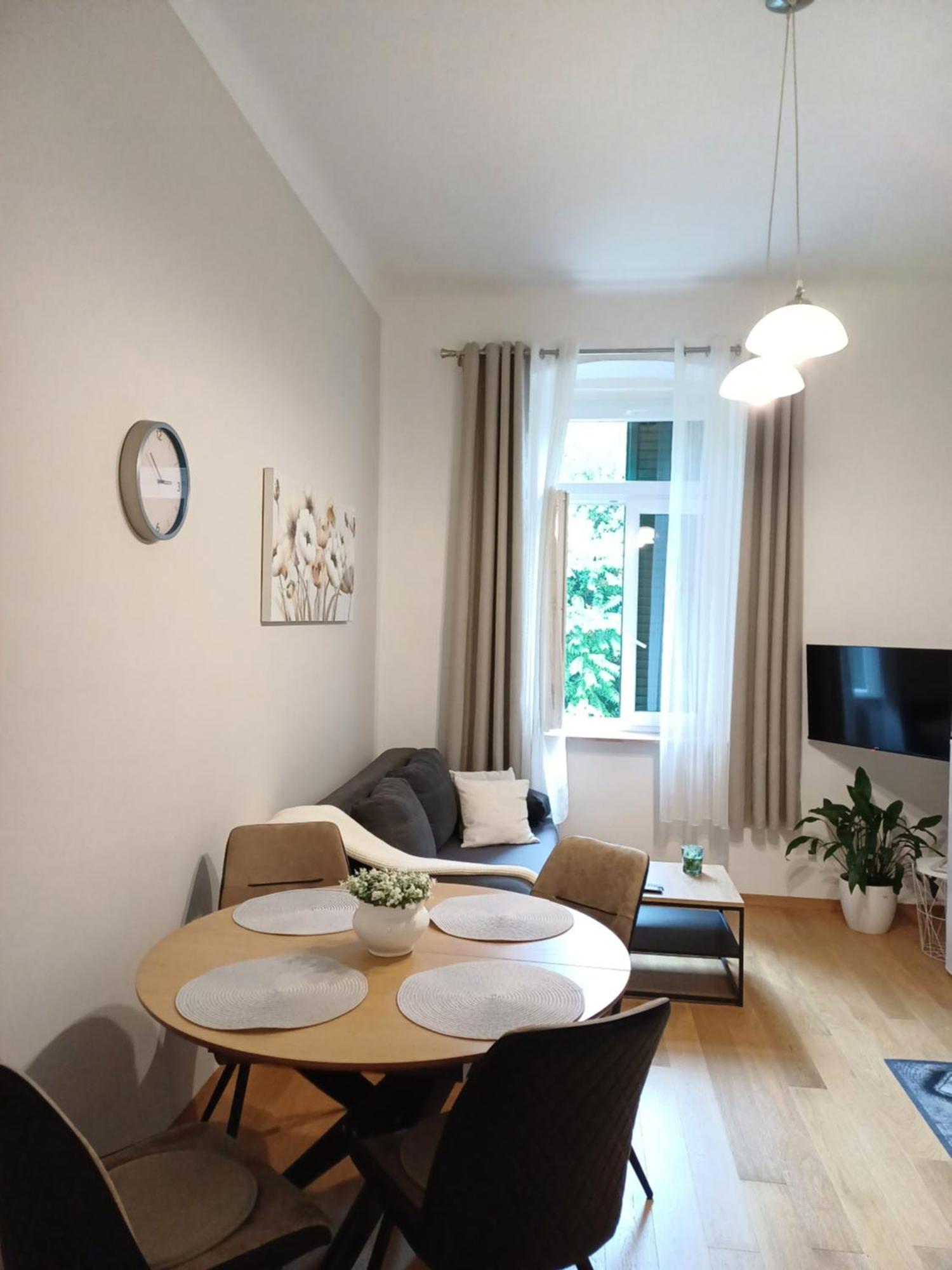 Apartment Zdenka - 100 M From The Beach Opatija Luaran gambar