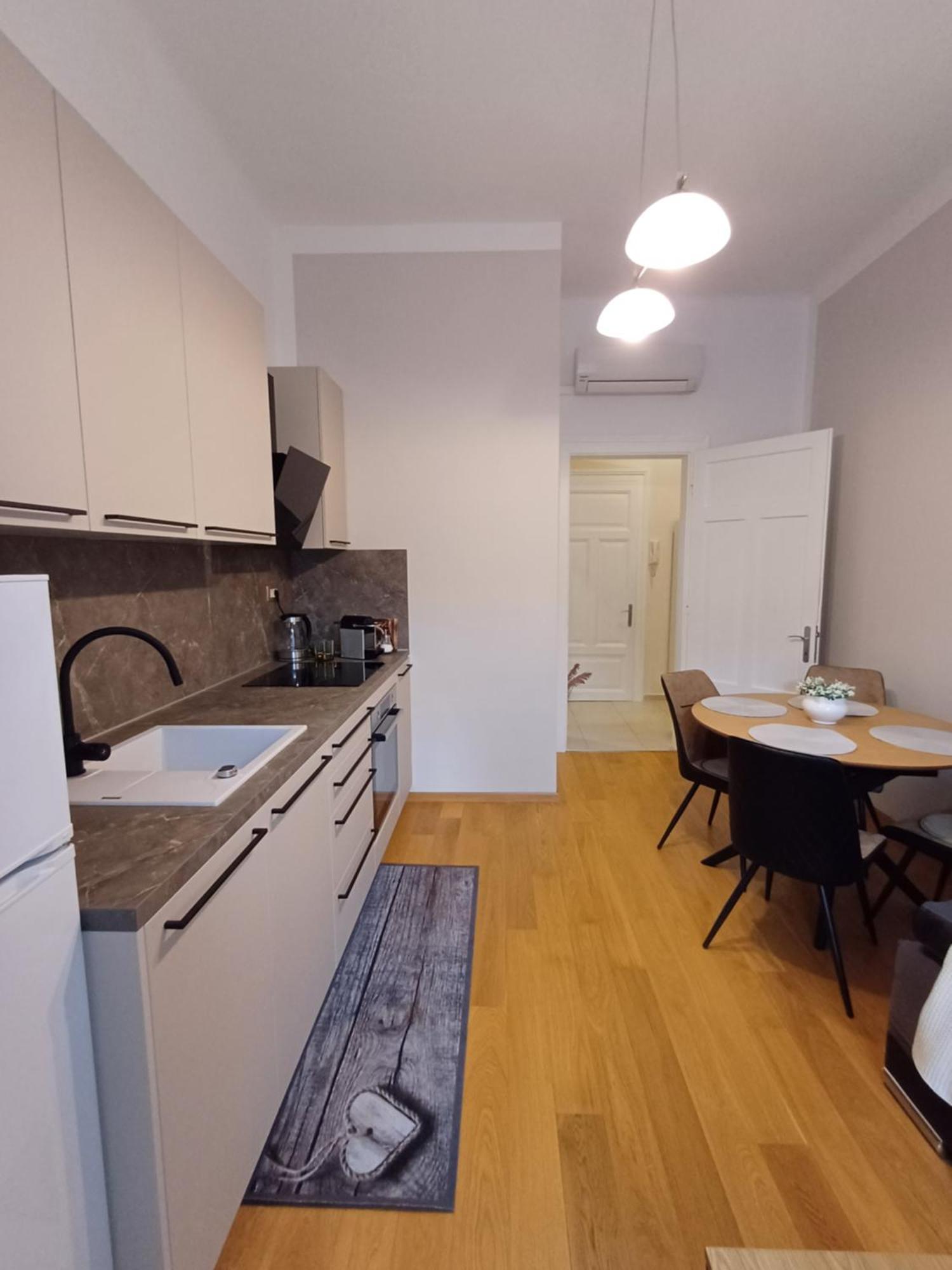 Apartment Zdenka - 100 M From The Beach Opatija Luaran gambar